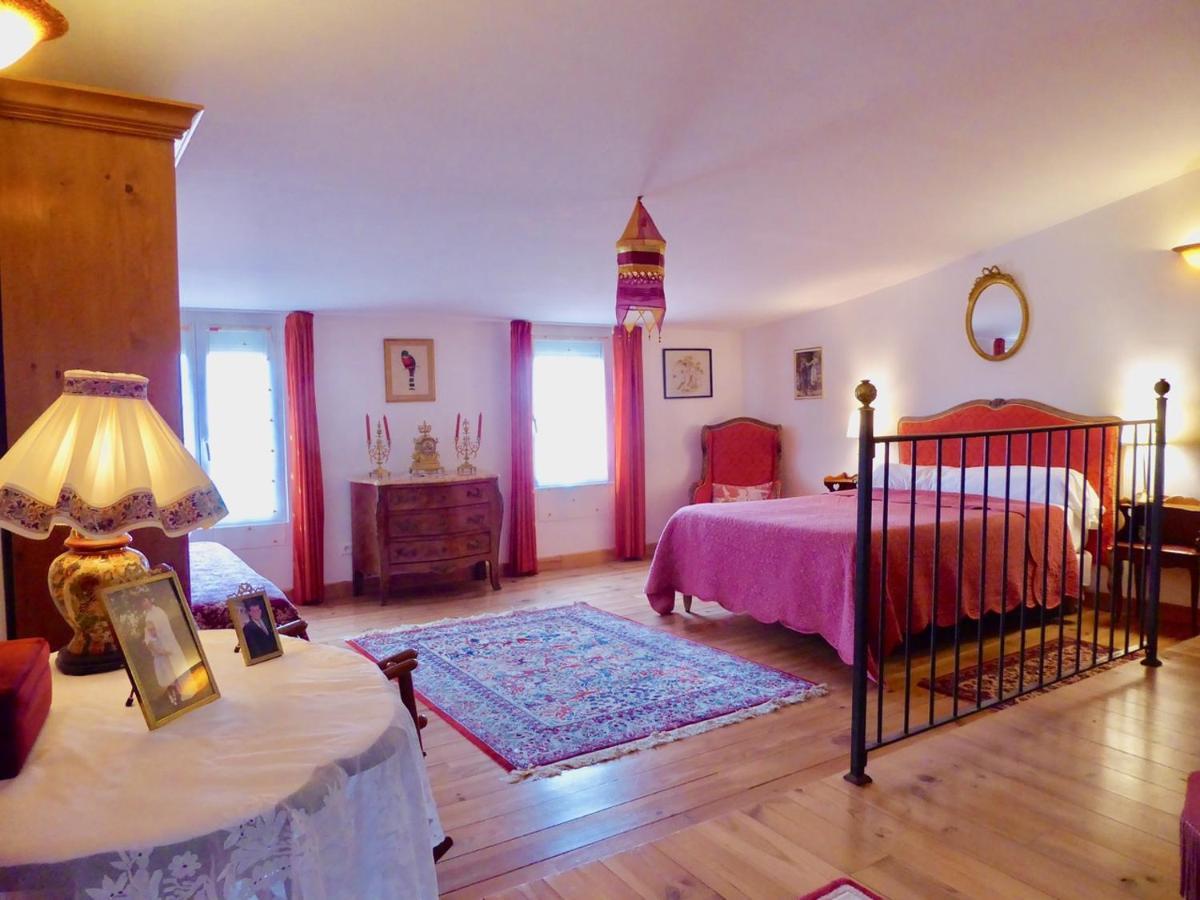 Six Chandelles M'Etaient Comptees Puimoisson Kültér fotó